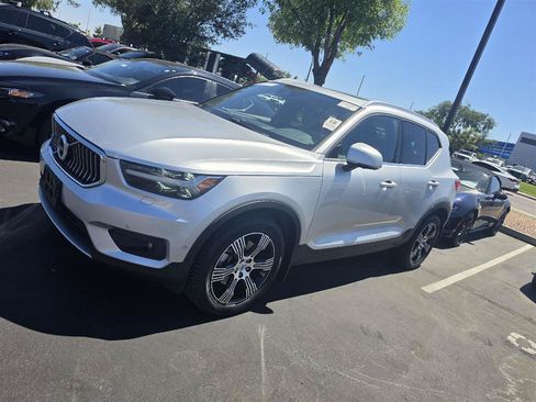 Used 2019 Volvo XC40 T5 Inscription AWD/4WD image 1