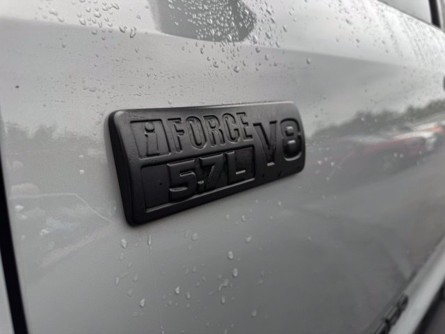 Used 2019 Toyota Tundra SR5 w/ SR5 Upgrade Package AWD/4WD image 2
