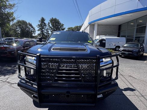 Used 2021 Chevrolet Silverado 2500 LTZ w/ LTZ Premium Package AWD/4WD image 2