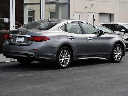 Used 2015 INFINITI Q70 3.7 w/ Deluxe Touring Package AWD/4WD image 8