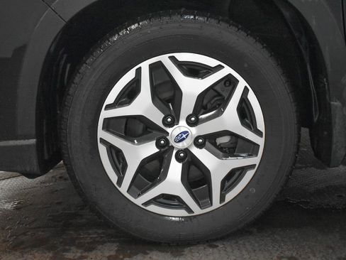 Used 2021 Subaru Forester Premium image 9