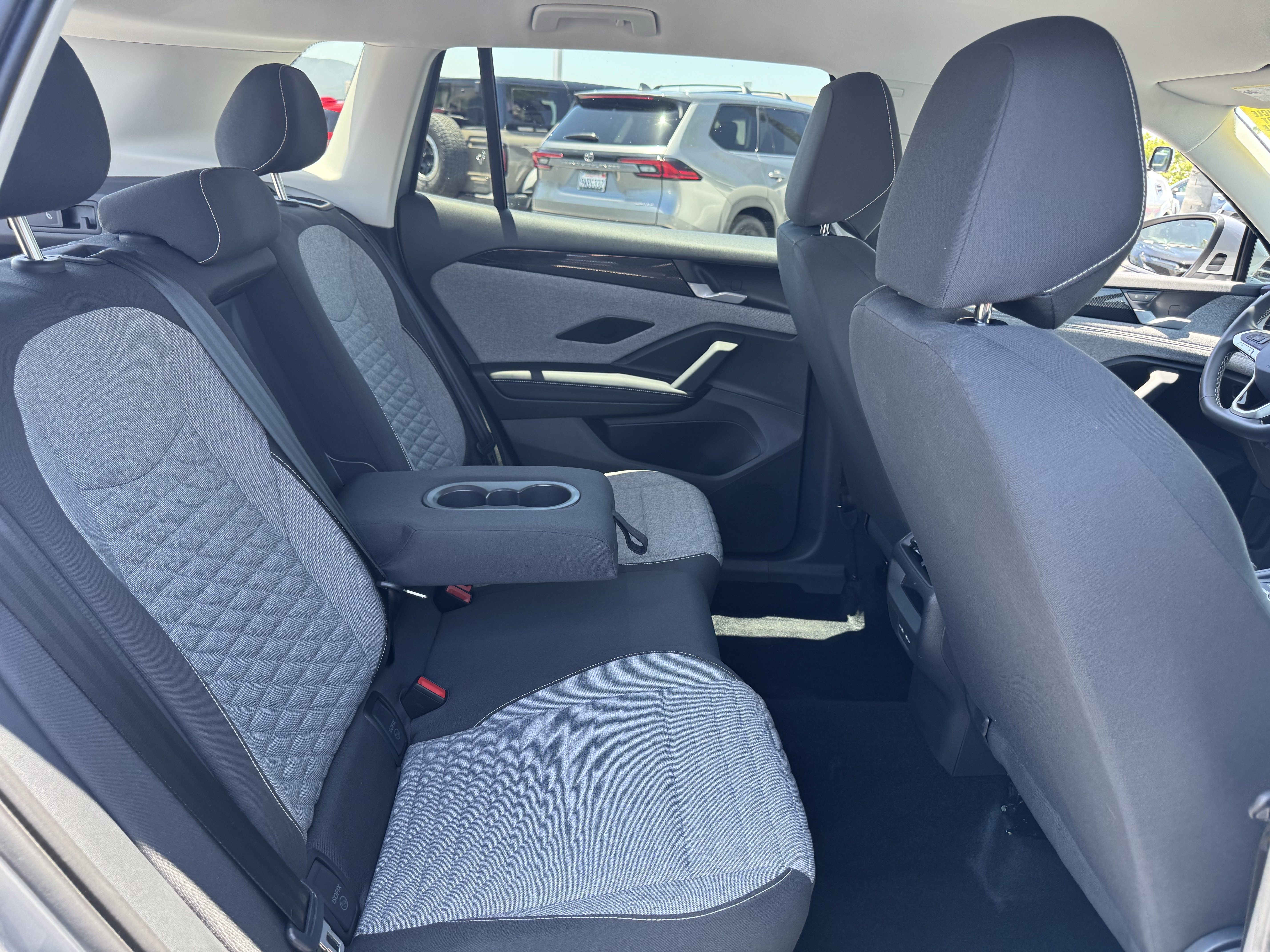 Certified 2025 Volkswagen Tiguan S FWD image 31