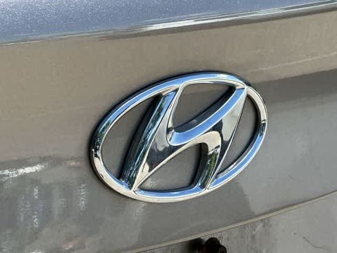 Used 2013 Hyundai Elantra GLS w/ Preferred Pkg FWD image 15