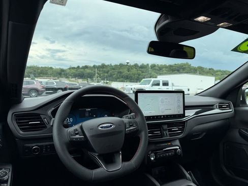 Used 2023 Ford Escape ST-Line Elite w/ Premium Technology Package image 6