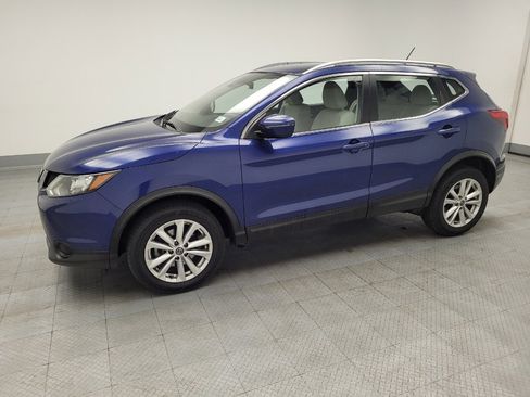 Used 2019 Nissan Rogue Sport SV image 2