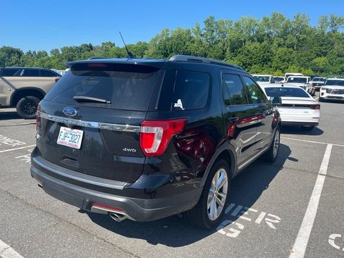 Used 2018 Ford Explorer XLT w/ Equipment Group 202A AWD/4WD image 10