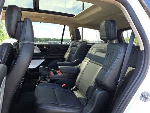 Used 2024 Lincoln Aviator Reserve w/ Equipment Group 201A AWD/4WD image 18