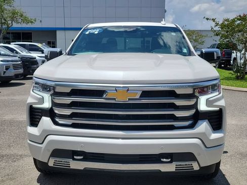 Certified 2025 Chevrolet Silverado 1500 High Country w/ High Country Premium Package AWD/4WD image 8