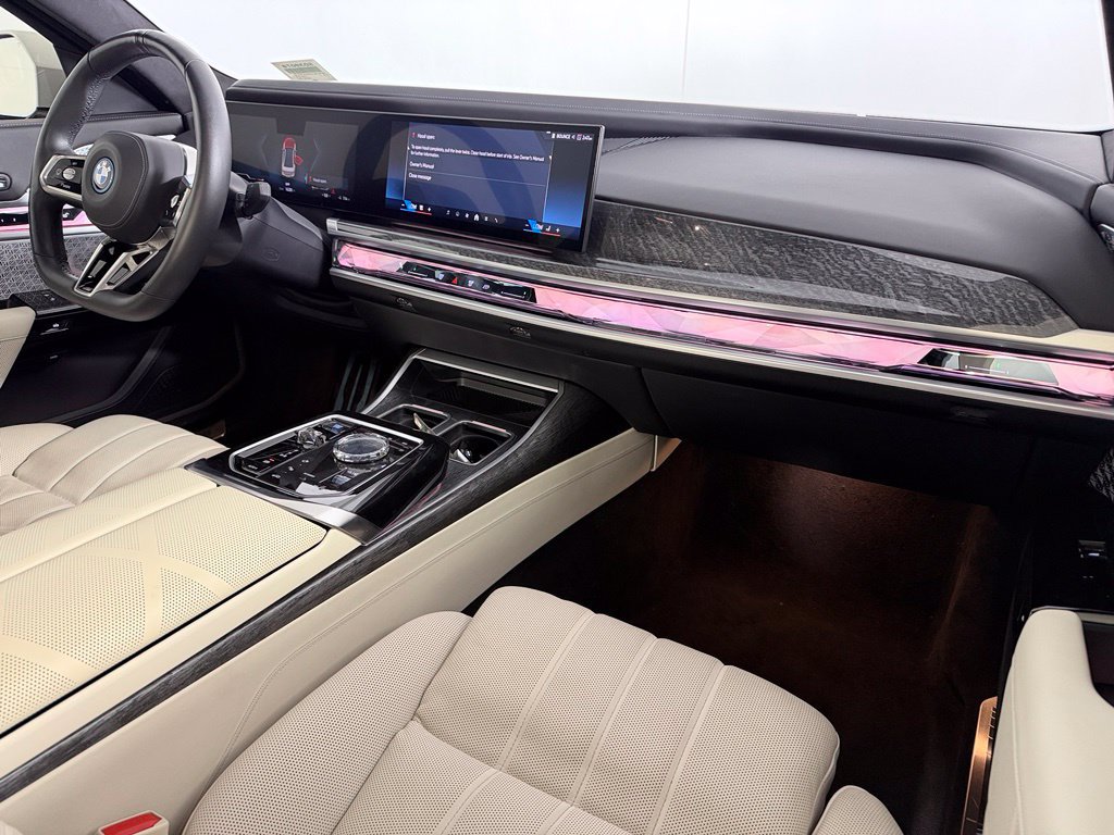 Used 2023 BMW i7 xDrive60 w/ Parking Assistance Package AWD/4WD image 13