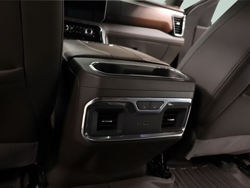 Used 2024 GMC Sierra 2500 Denali w/ Denali Reserve Package AWD/4WD image 26
