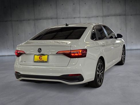 Used 2024 Volkswagen Jetta Sport FWD image 5