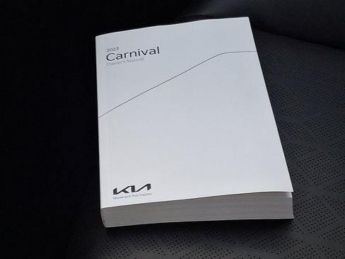 Certified 2023 Kia Carnival EX image 27
