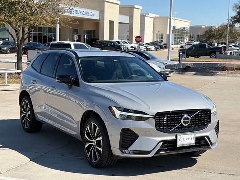 Certified 2023 Volvo XC60 B5 Plus w/ Climate Package image 4