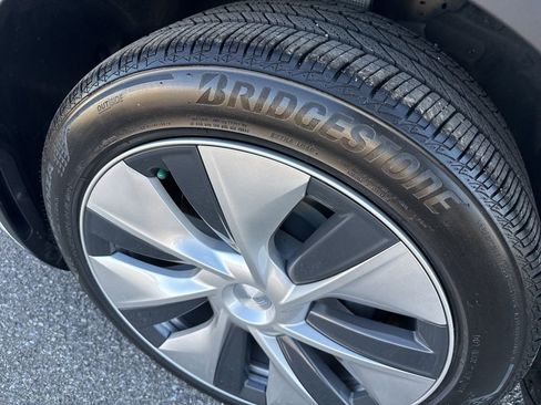 Used 2023 Tesla Model Y Long Range image 10