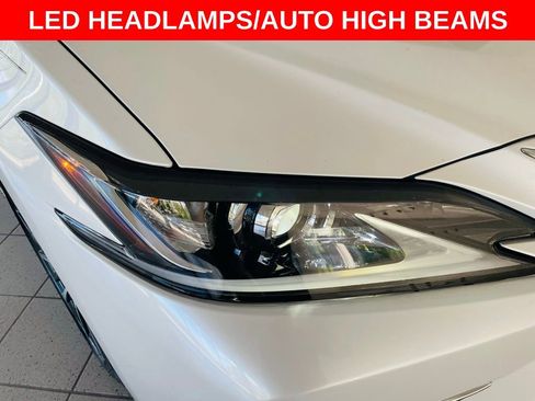 Certified 2025 Lexus ES 350 w/ Premium Package image 9