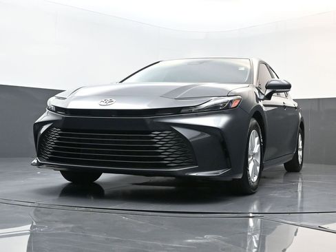 Used 2025 Toyota Camry LE image 26