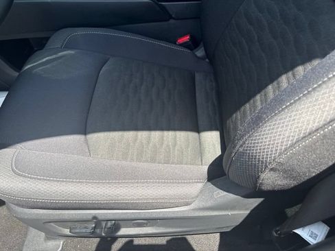 Used 2025 Nissan Pathfinder SV AWD/4WD image 13