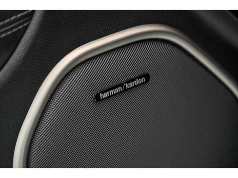 Used 2020 Jeep Grand Cherokee Overland AWD/4WD image 12