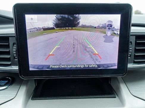 Used 2023 Ford Explorer XLT w/ Equipment Group 202A AWD/4WD image 34