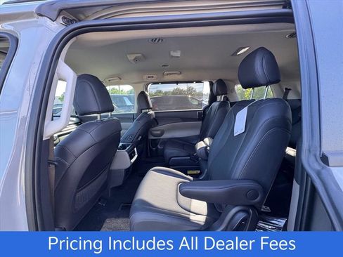 New 2026 Kia Carnival EX FWD image 9