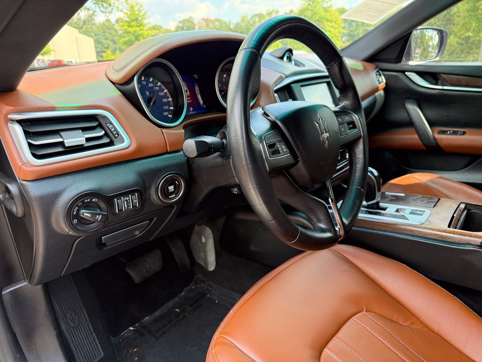 Used 2016 Maserati Ghibli RWD image 22