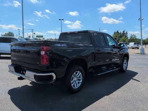 Used 2023 Chevrolet Silverado 1500 LT AWD/4WD image 9