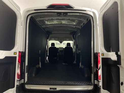 New 2026 Ford Transit 250 148 Medium Roof w/ Load Area Protection Package RWD image 11