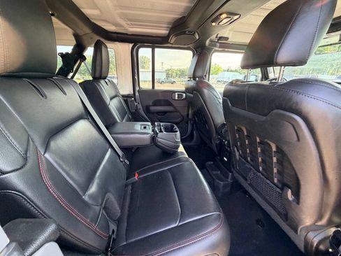 Used 2019 Jeep Wrangler Unlimited Rubicon w/ Dual Top Group AWD/4WD image 12