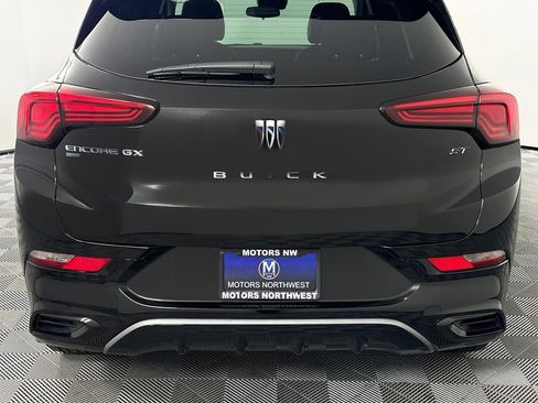 Used 2024 Buick Encore GX Sport Touring image 12