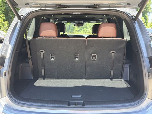 Used 2024 Kia Telluride EX w/ EX Captain's Chair Package AWD/4WD image 27