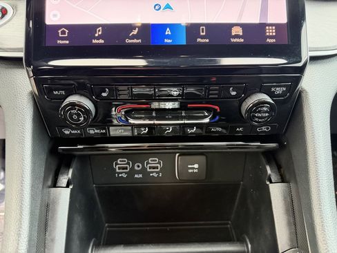 Used 2025 Jeep Grand Cherokee Limited 4xe w/ MOPAR Finishing Package image 24