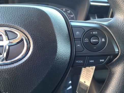 Certified 2025 Toyota Corolla LE image 29