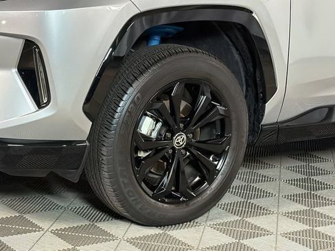 Used 2025 Toyota RAV4 XSE w/ Advanced Technology Package AWD/4WD image 4