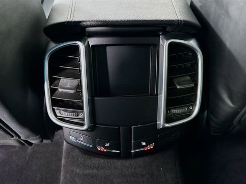 Used 2017 Porsche Cayenne image 26