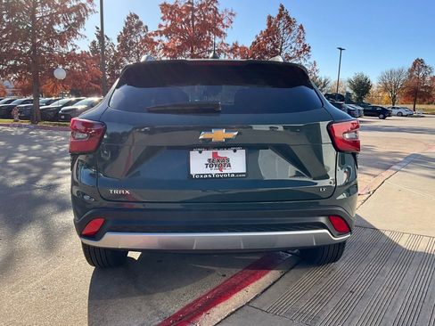 Used 2025 Chevrolet Trax LT image 7