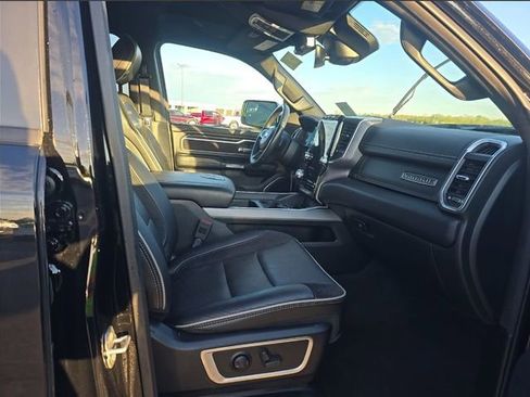 Used 2023 RAM 1500 Laramie AWD/4WD image 7