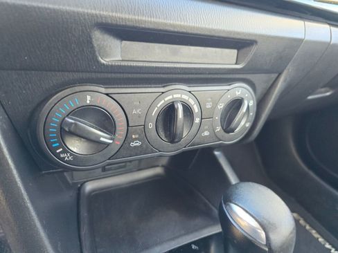 Used 2015 MAZDA MAZDA3 i Sport image 27