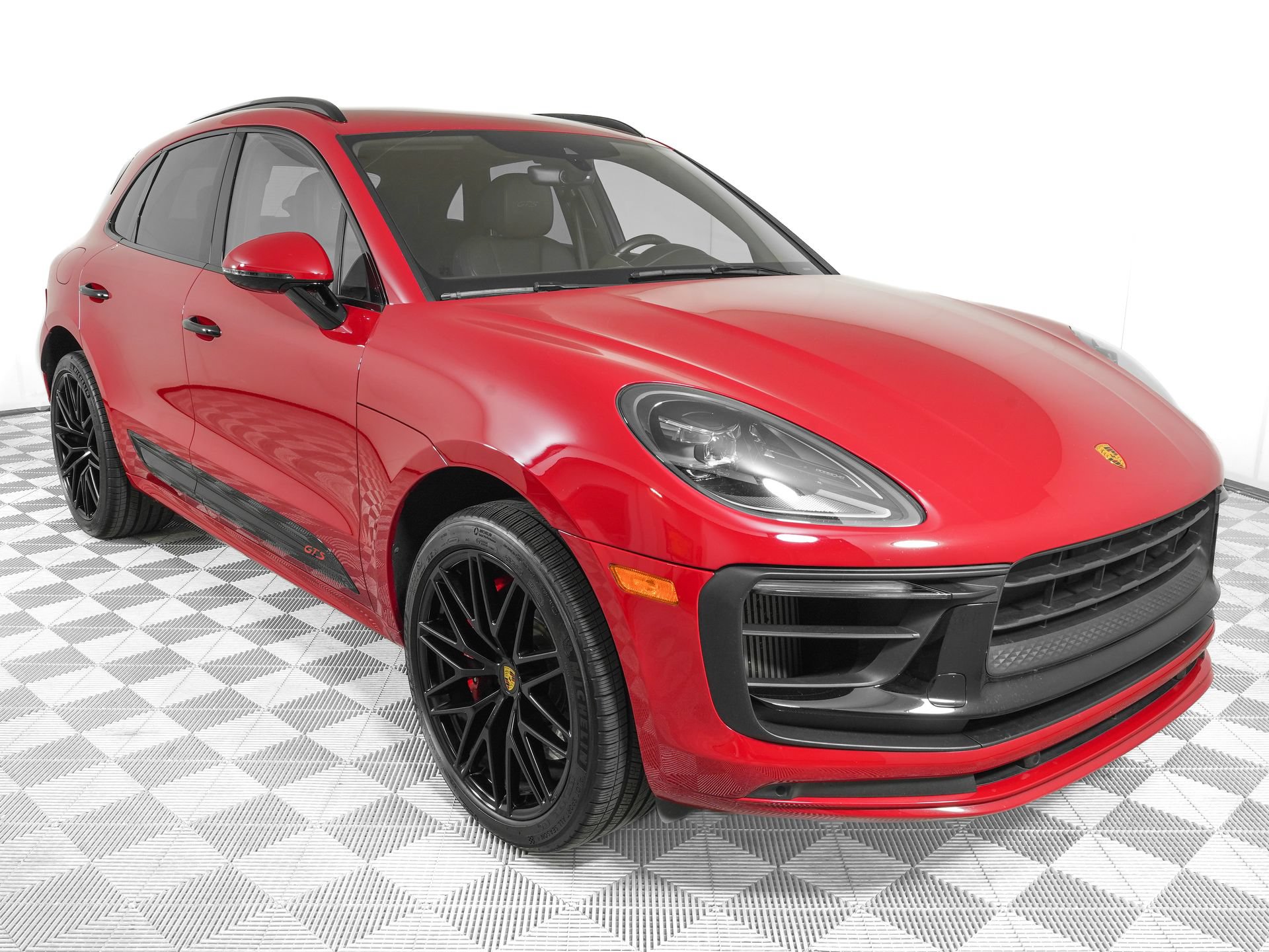 Used 2022 Porsche Macan GTS AWD/4WD image 2