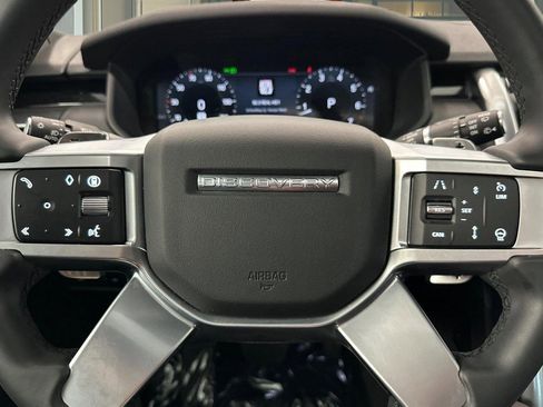 Certified 2025 Land Rover Discovery S image 16