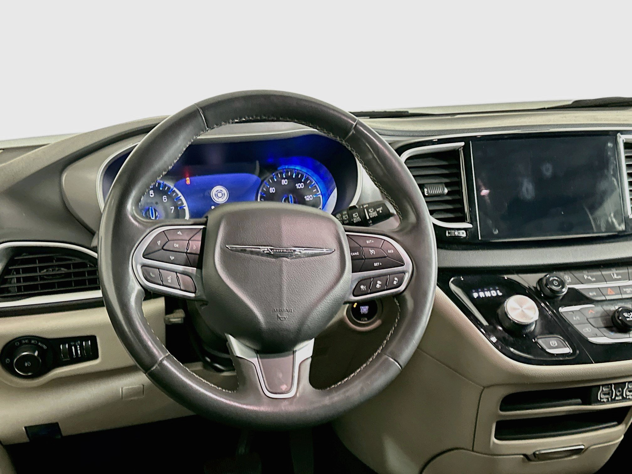 Used 2023 Chrysler Pacifica Touring-L FWD image 18