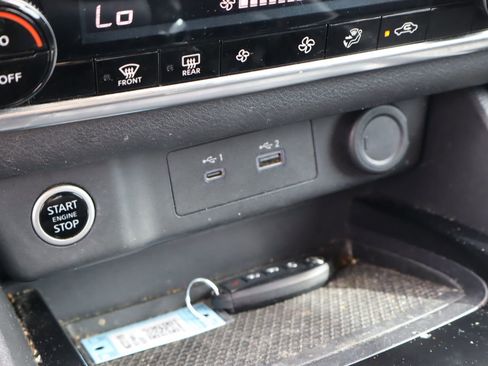 Used 2022 Nissan Rogue SV FWD image 24