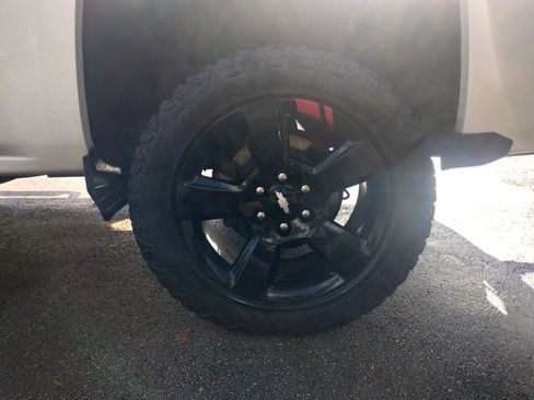 Used 2017 Chevrolet Silverado 1500 LTZ Z71 w/ Redline Edition image 33