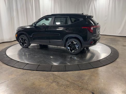 Certified 2025 Kia Seltos S image 7