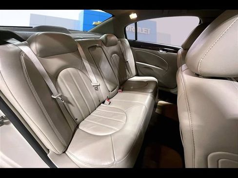 Used 2010 Buick Lucerne CXL image 20