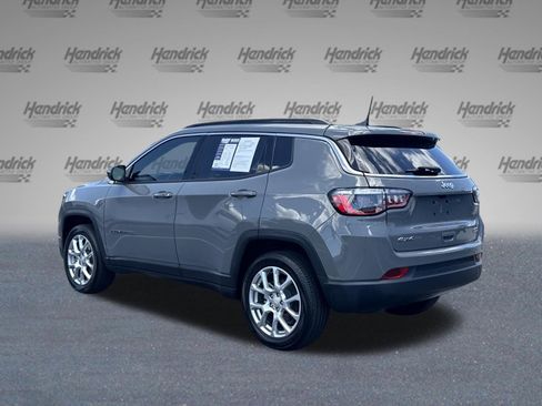 Used 2023 Jeep Compass Latitude AWD/4WD image 8