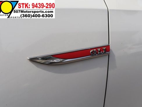 Used 2016 Volkswagen Jetta GLI SE FWD image 23