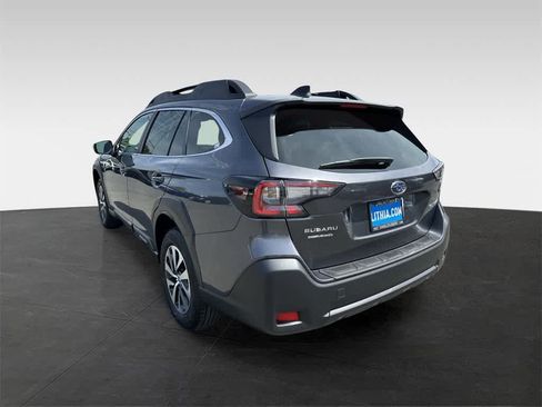 Used 2025 Subaru Outback Premium image 4