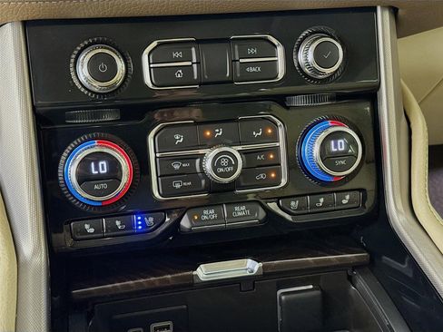 Certified 2023 GMC Yukon XL Denali AWD/4WD image 18