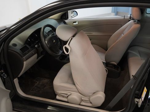 Used 2009 Chevrolet Cobalt LS FWD image 4