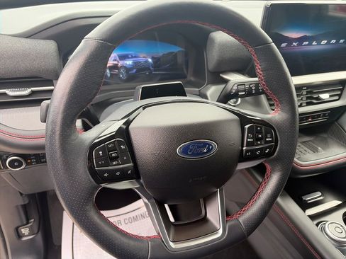 Used 2025 Ford Explorer ST-Line w/ Premium Package image 22